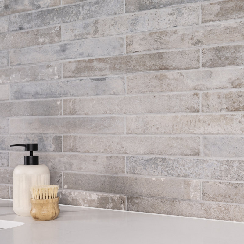 Carrelage mural en porcelaine mat 2 po x 18 po Montello, Grège