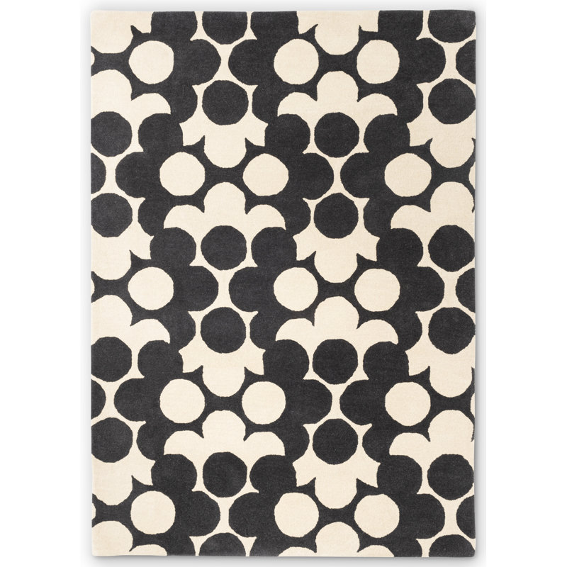 Wool Floral Area Rug in Black/Off-White, Rectangle 5'3" x 7'6"
