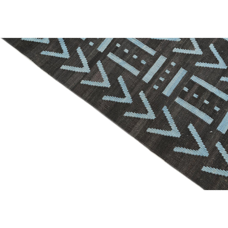 Tapis noir 7 x 10 Petrella