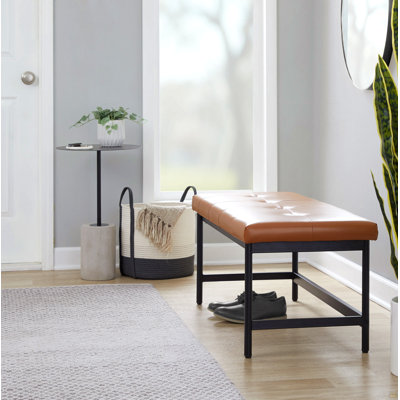 Banc en métal noir et similicuir brun clair