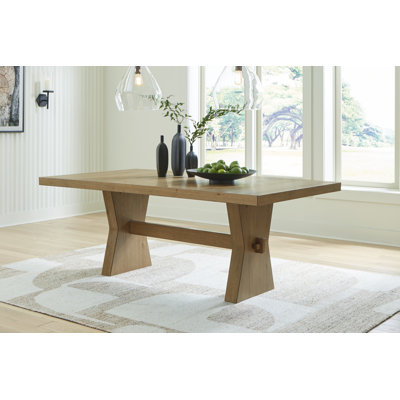 Biseye Dining Table