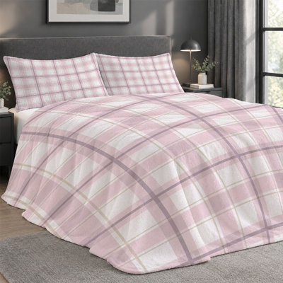 Ensemble de 3 pièces comprenant une couverture légère en flanelle de qualité supérieure et 2 taies d'oreiller à carreaux minimalistes roses et blancs, ultra-doux et chaud, idéal en toute saison. Couverture 152 x 203 cm + 2 taies d'oreiller anti-boulochage et lavables à la machine.