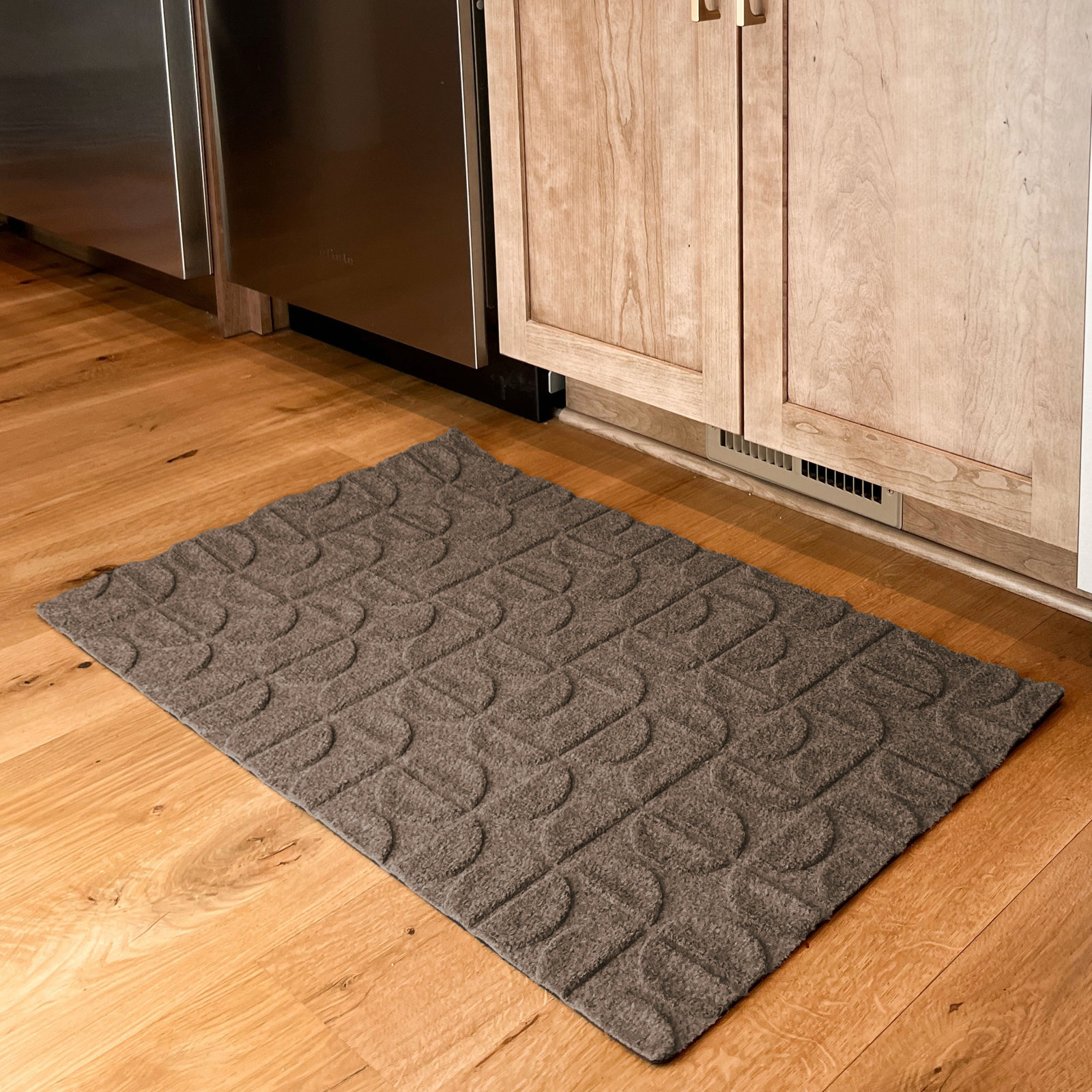 WaterHog Luxe Hourglass Non-Slip Doormat, Greige