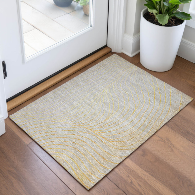 Tapis doré intérieur / extérieur lavable à la machine Xhevrie, Rectangle 1 pi 8 po x 2 pi 6 po