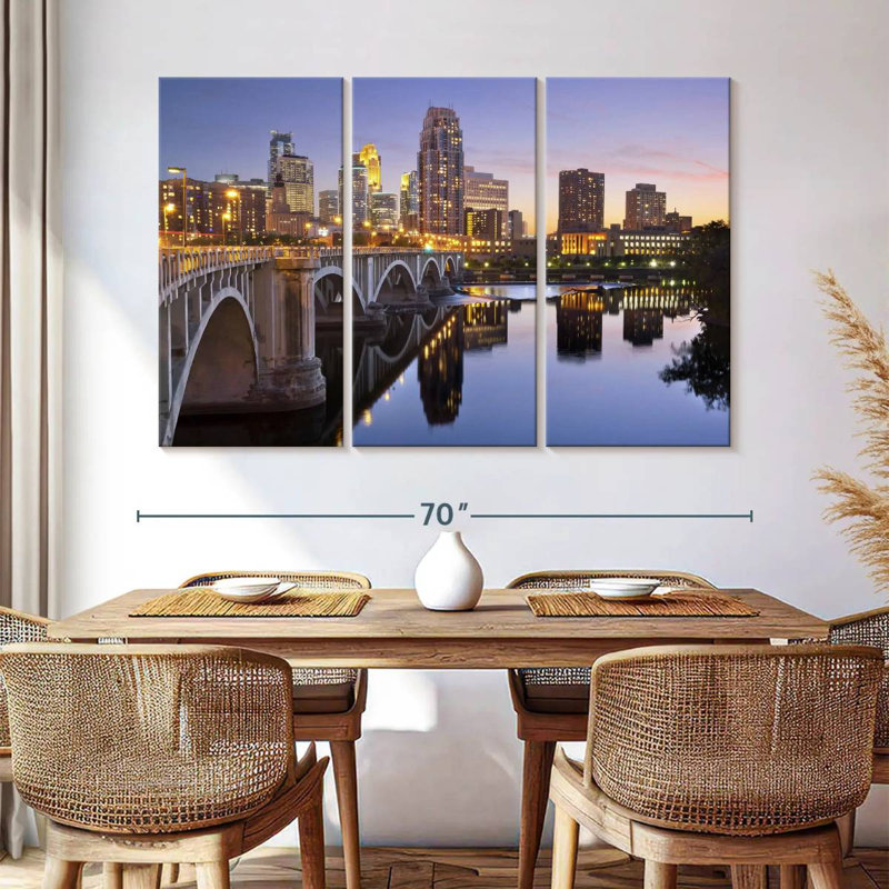 Nicci Minnesota, 42" H x 65" W
