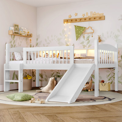 Structure de lit simple TGL avec tablettes de rangement, matériau de la structure en bois massif, structure inférieure de lit mezzanine avec lumières DEL fonctionnelles et garde-corps pleine longueur