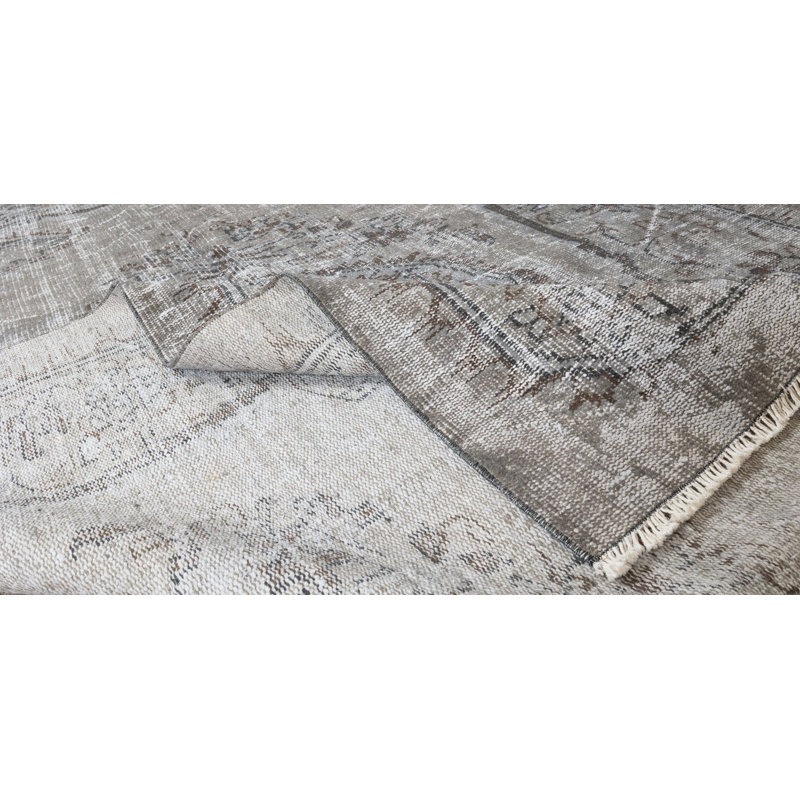 Tapis médaillon 6 x 8,8 pi surteint en gris, fabriqué à la main en Turquie