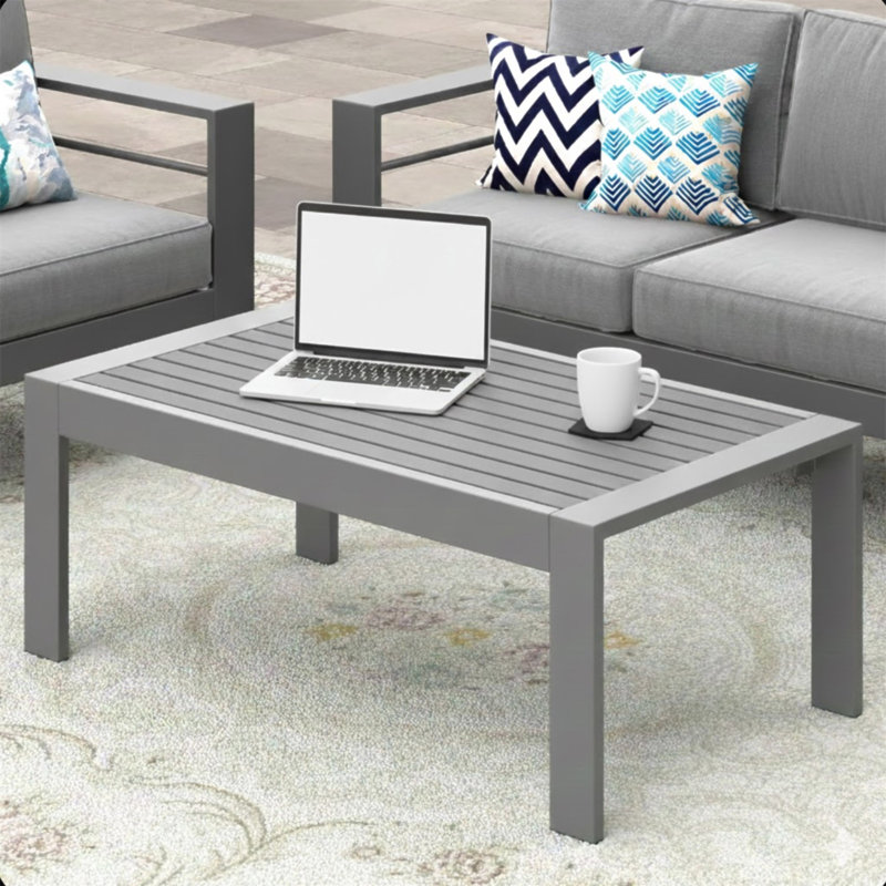Table basse d'extérieur en métal toutes saisons 43 po x 24 po avec plateau d'aspect bois et cadre gris