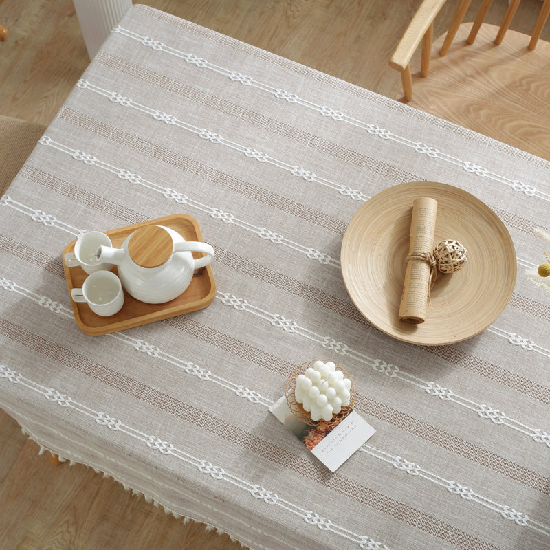 Nappe lavable en lin infroissable avec pampille, L 78 po x l 55 po, Brun