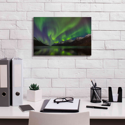 «Northern Lights in Ersfjorden» par Epic Portfolio - photographie sur toile tendue