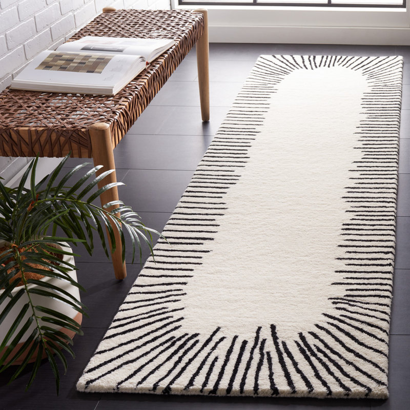 Anaee Fifth Avenue 129 Area Rug In Ivory / Black, Runner 2'3" x 8'