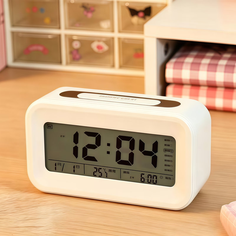 Réveille-matin rectangulaire blanc avec affichage de la température et du jour de la semaine, petite horloge de chevet à pile au format 24 heures pour table de chevet décor de bureau
