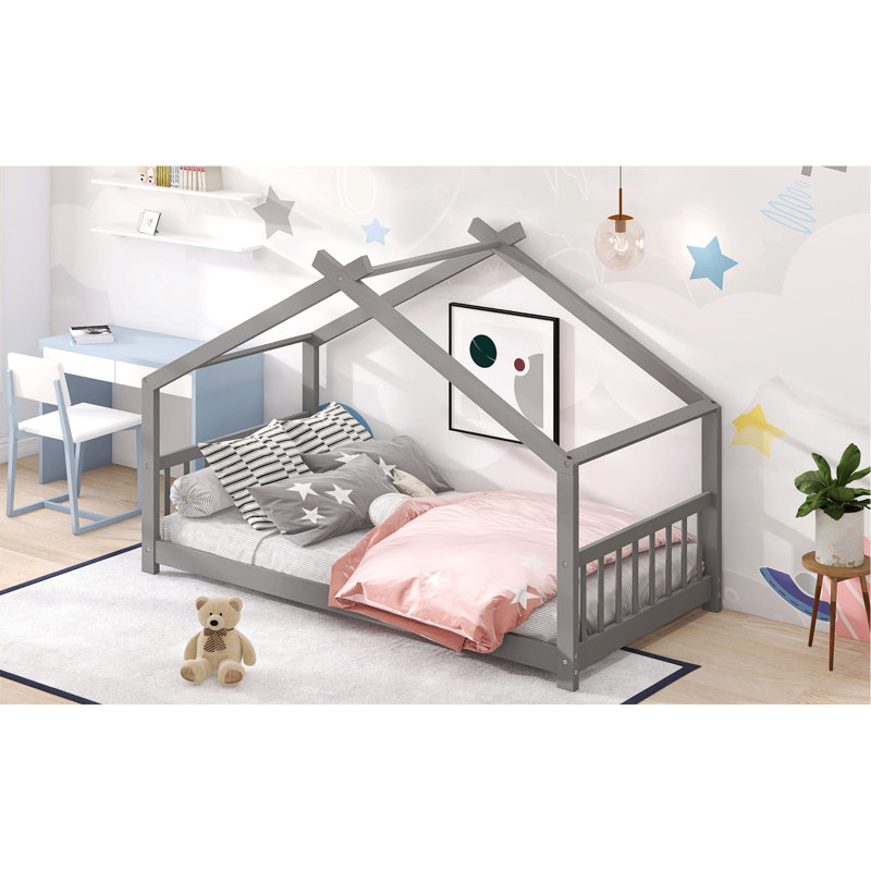 Lit simple en bois, gris