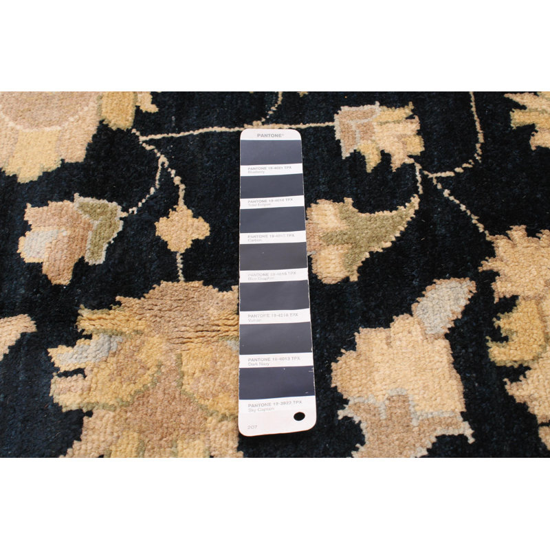 Tapis noir Chobi Finest 8 pi 3 po x 9 pi 9 po