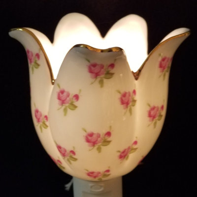 Huxlie Roses on Tulip Night Light
