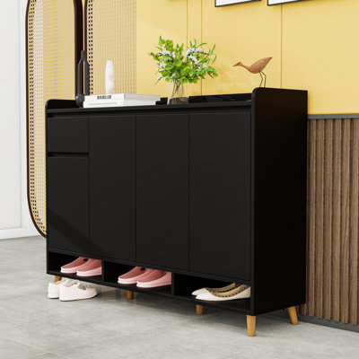 Armoire à chaussures moderne en bois avec tablettes réglables, rangement spacieux et pieds en bois massif