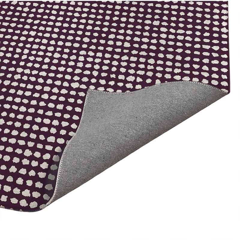 Tapis de cuisine à profil bas Grunge Row, Rectangle 2' x 3', Eggplant Dots