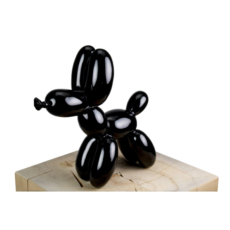 Small and fine sculpture, Black