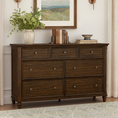 Commode moderne du milieu du siècle, 65 po de largeur, 7 tiroirs en bois massif avec tiroir à bijoux dissimulé doublé de feutre.