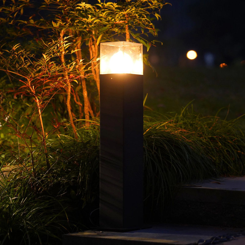 Integrated LED Pathway Light