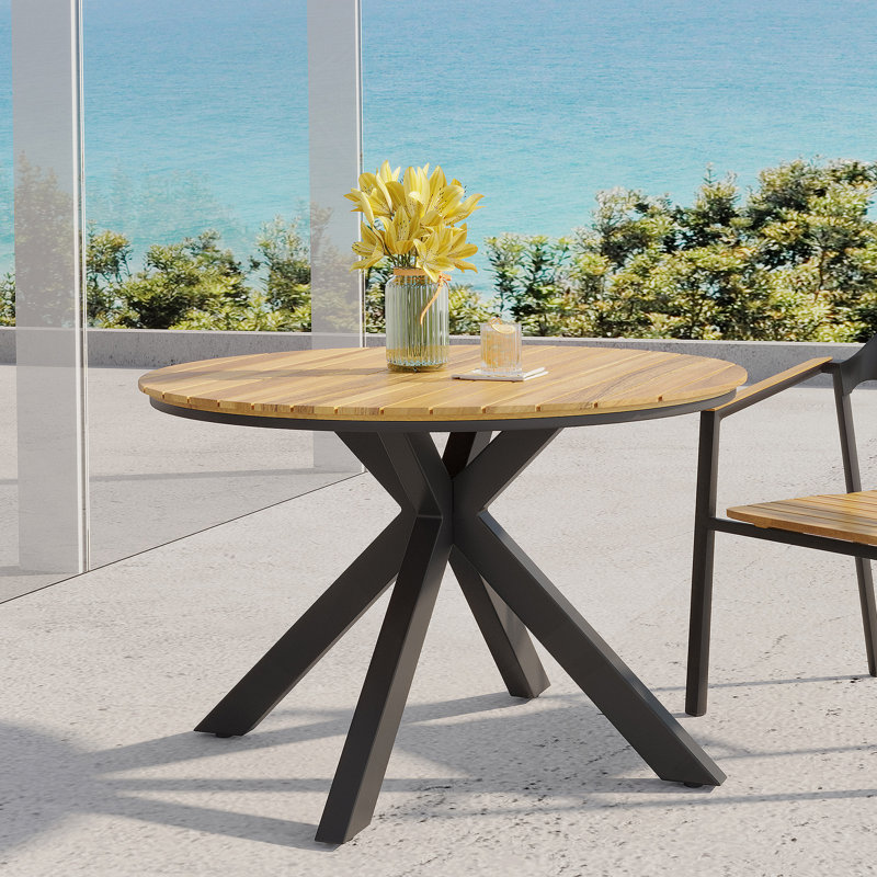 MODERN DINNING TABLE