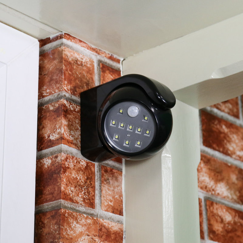 Outdoor Battery Operated White Security Light with PIR Sensor, Black