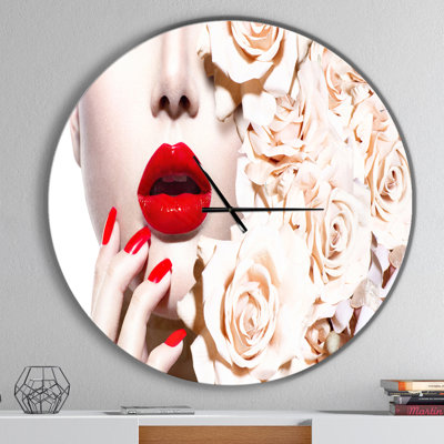 Horloge murale femme surdimensionnée