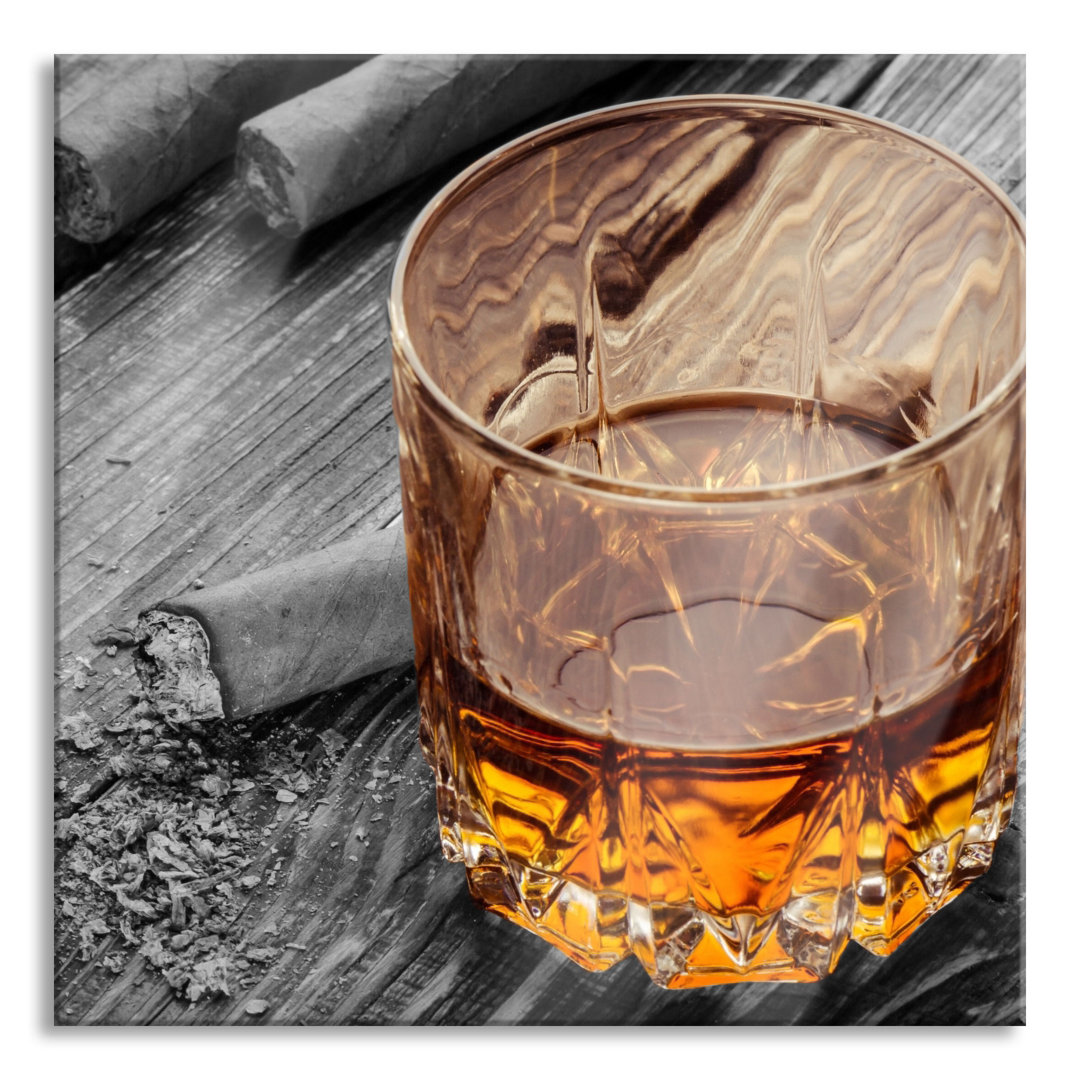 Ungerahmtes Foto auf Glas "Cigars Behind a Whiskey Glass"