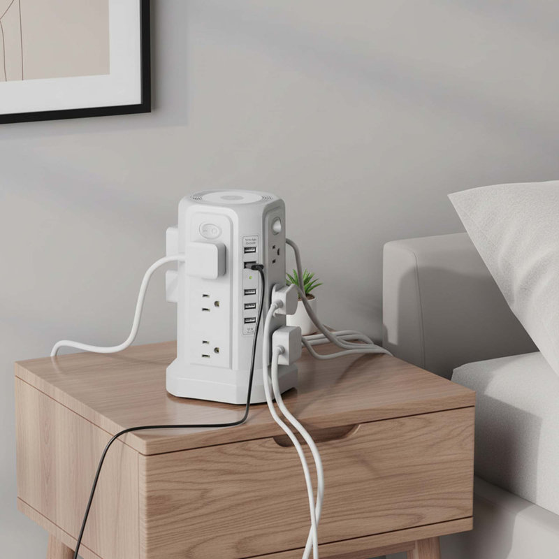 Tour multiprise avec 12 prises de courant alternatif, 5 ports USB, veilleuse, cordon de 10 pi, protection contre les surcharges