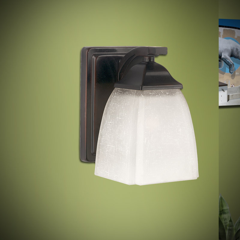 Gilberto Armed Sconce