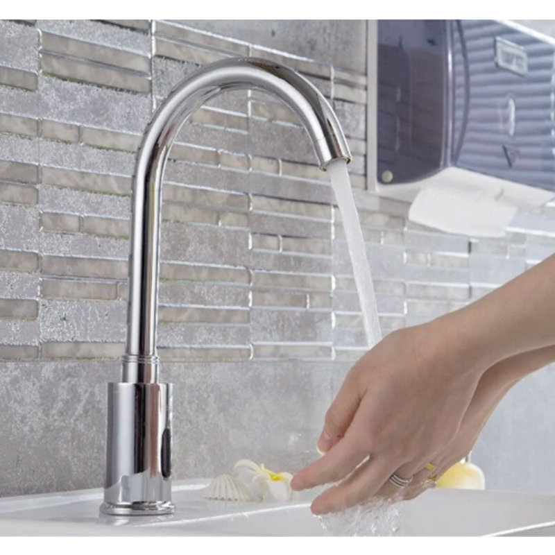 Robinet à capteur de mouvement à cou long Juno - Luminaire chromé sans contact pour la cuisine et la salle de bain