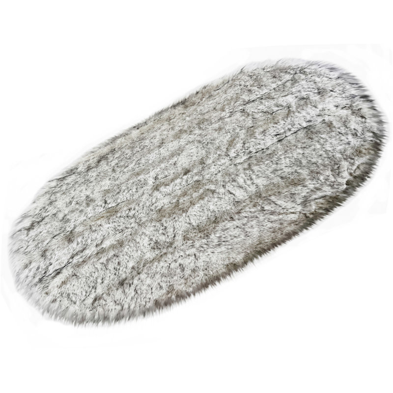 Mar Vista Faux Sheepskin Indoor Rug, Oval 12' x 14'