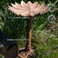 Bain d'oiseaux extérieur autoportant en aluminium coulé Diondra Garden Lotus - Patine cuivre