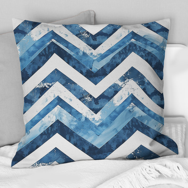 Chevron Charm I - Coussin décoratif à chevrons, H 18 po x H 18 po, Blanc / Bleu