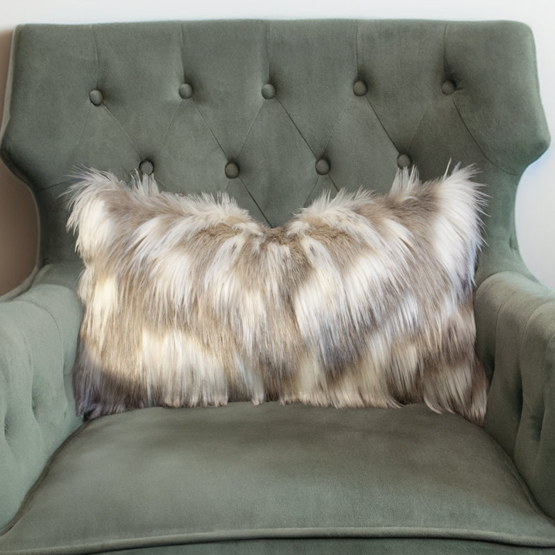 Grand choix de coussins en fausse fourrure beige ivoire Thomas Collection®, Rectangle 12"H x 20"W