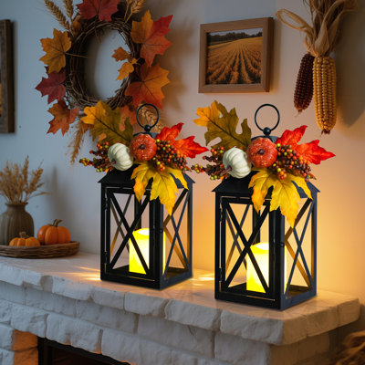 Ensemble de lanternes en métal 2 pièces avec bougies sans flamme, lanterne noire décorative, citrouilles artificielles, baies et feuilles d'automne