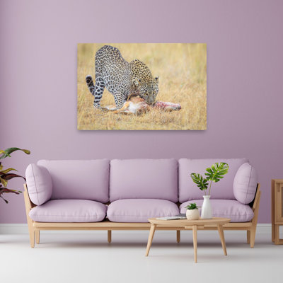 Leopard'S Meal Contemporary Wall Art Print