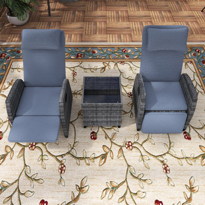 Ensemble 3 pièces de chaise longue d'extérieur réglable en rotin avec table basse en verre trempé