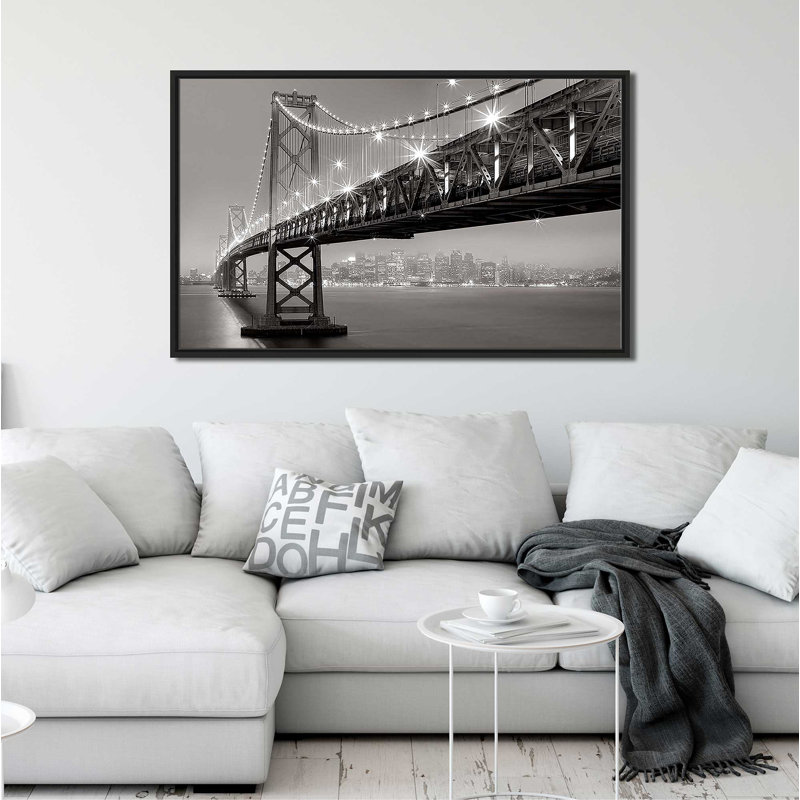 Bay Bridge at Night par Aaron Reed - photographie, H 31,5 po x l 51,5 po x P 2 po, Cadre flottant noir