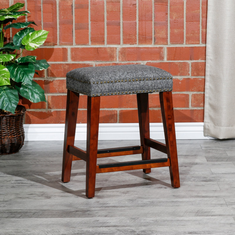 Edneyville 24'' H Upholstered Side Chair