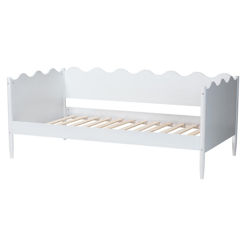 Lit de jour complet en bois avec bords festonnés Taunton Studio Malaya, Lit double, Blanc