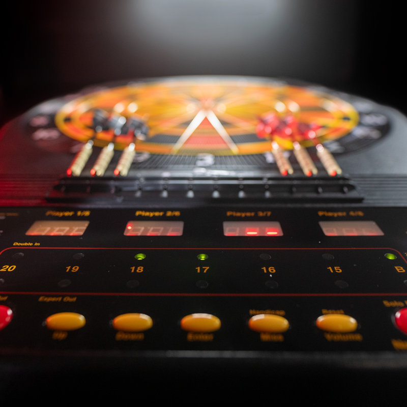 Jeu de fléchettes avec fléchettes Arachnid Cricket Pro 650
