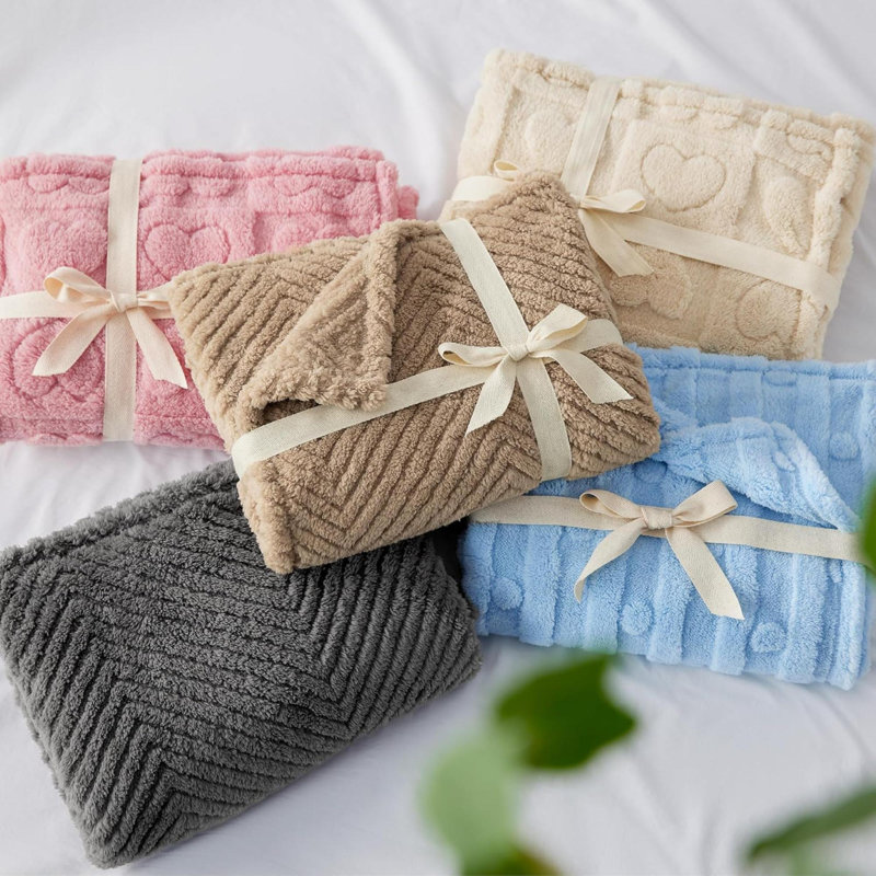 1 paquet de 3 couvertures pour petits chiens - 3 pièces douces et moelleuses pour chiot avec molleton corail 300 g / m² de qualité supérieure, couvertures pour chats douillets pour chats d'intérieur, couverture pour animal de compagnie pelucheux pour