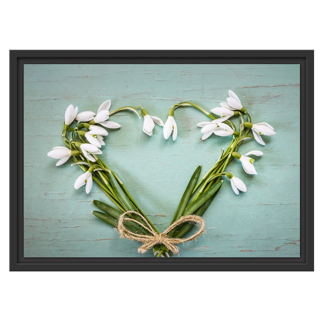 Heart of Flowers Floater Frame Grafikdruck auf Papier