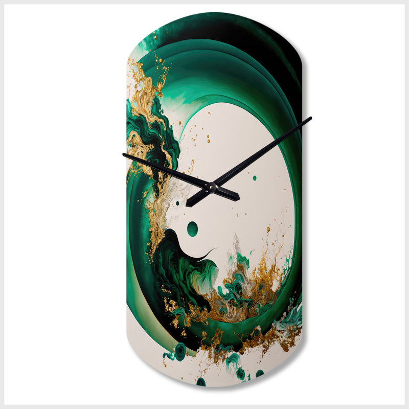 Horloge murale émeraude verte et or abstraite II - spirales abstraites en métal asymétrique, horloge murale cylindrique verte