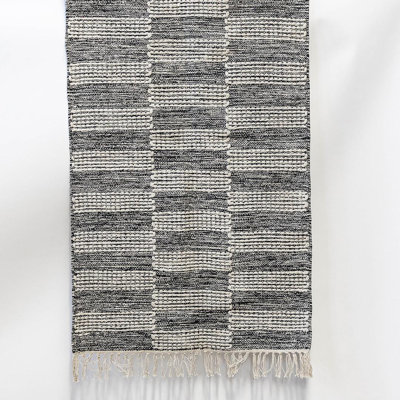 Rectangle Pattern With Fringes Rug