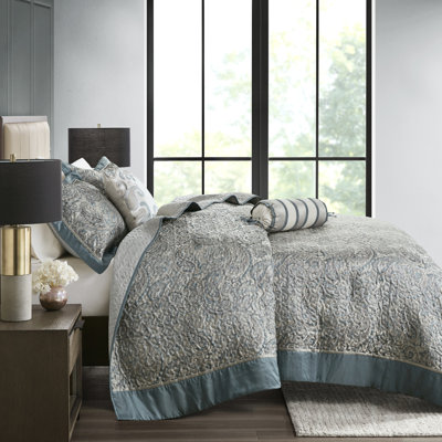 2709261856 Comforter