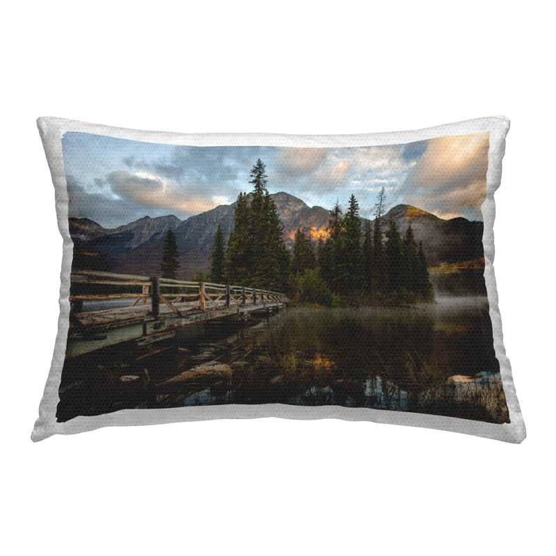 Coussin Sunlit Lake Bridge