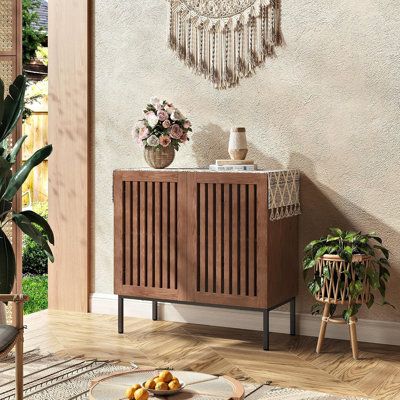 Buffet 32 "en noyer et noir avec 2 portes à lattes et tablette réglable - rangement rustique moderne pour la salle à manger ou le salon