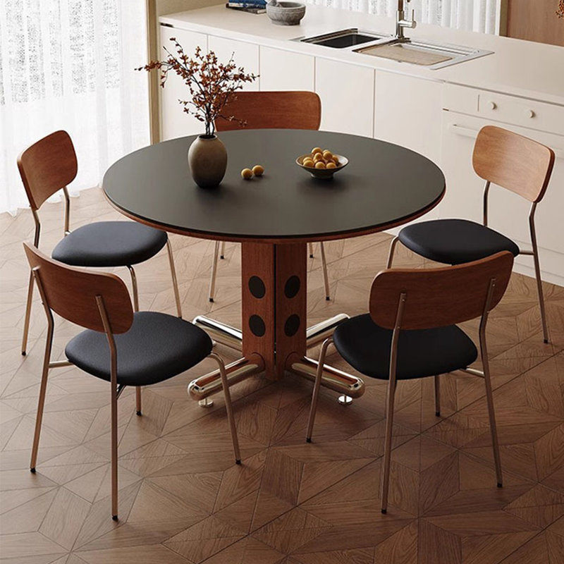 Round Table